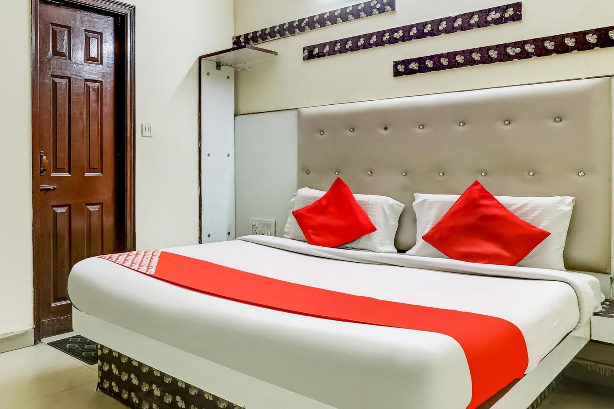 Hotel O Tushar Continental นิวเดลี ภายนอก รูปภาพ