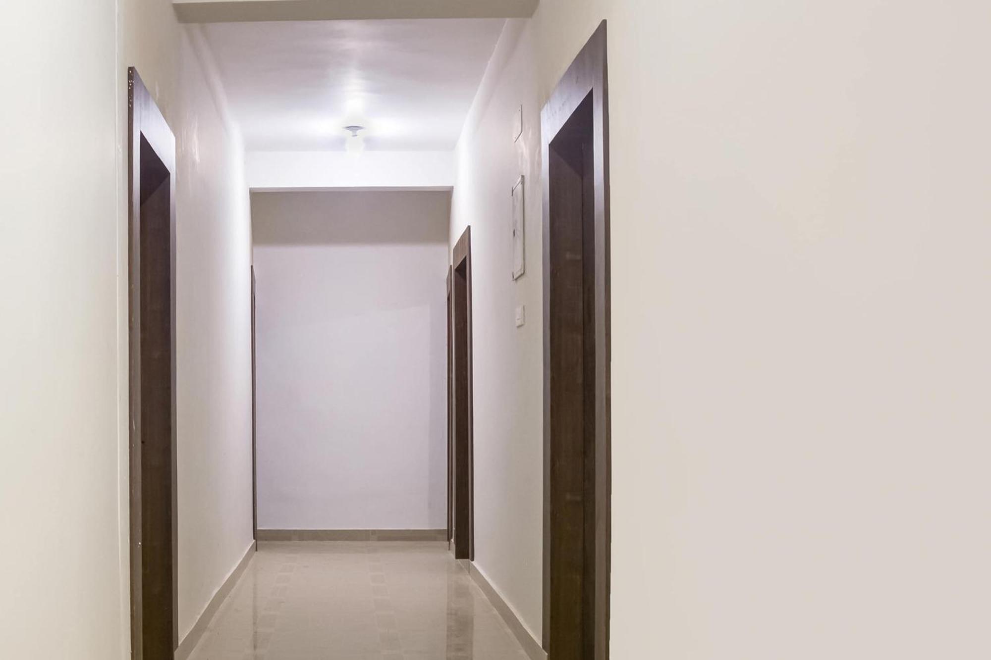 Hotel O Tushar Continental นิวเดลี ภายนอก รูปภาพ