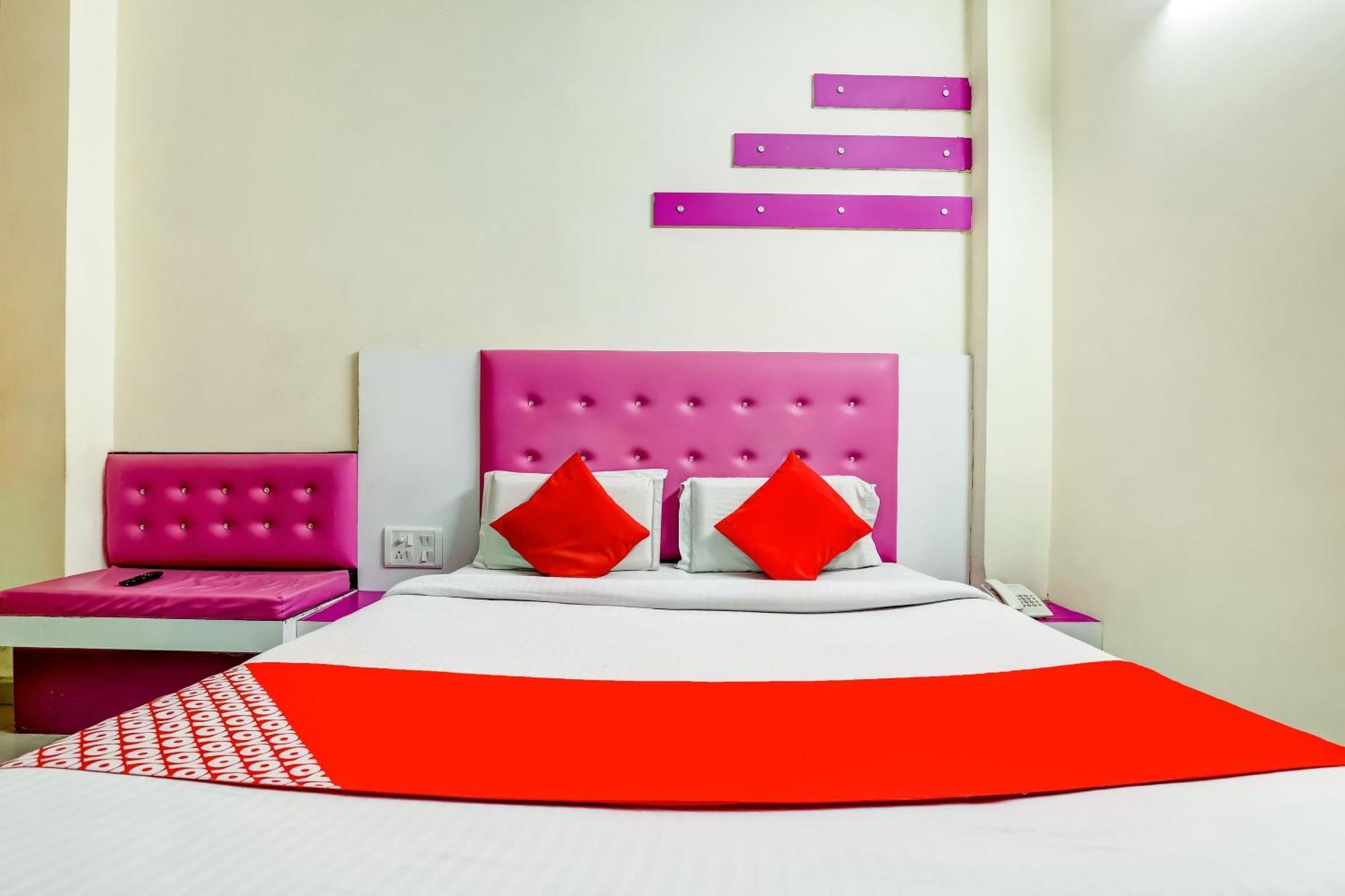 Hotel O Tushar Continental นิวเดลี ภายนอก รูปภาพ