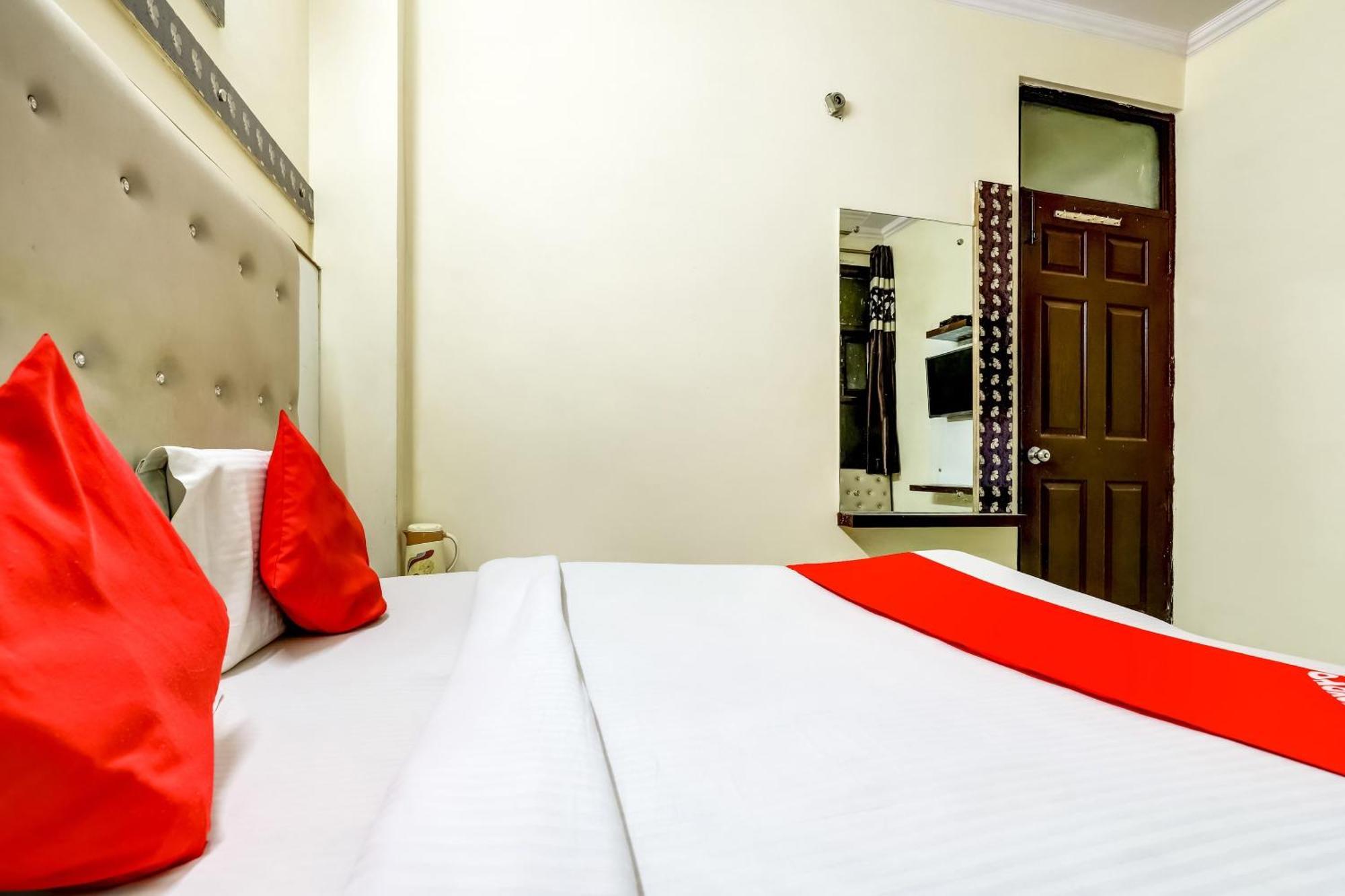 Hotel O Tushar Continental นิวเดลี ภายนอก รูปภาพ