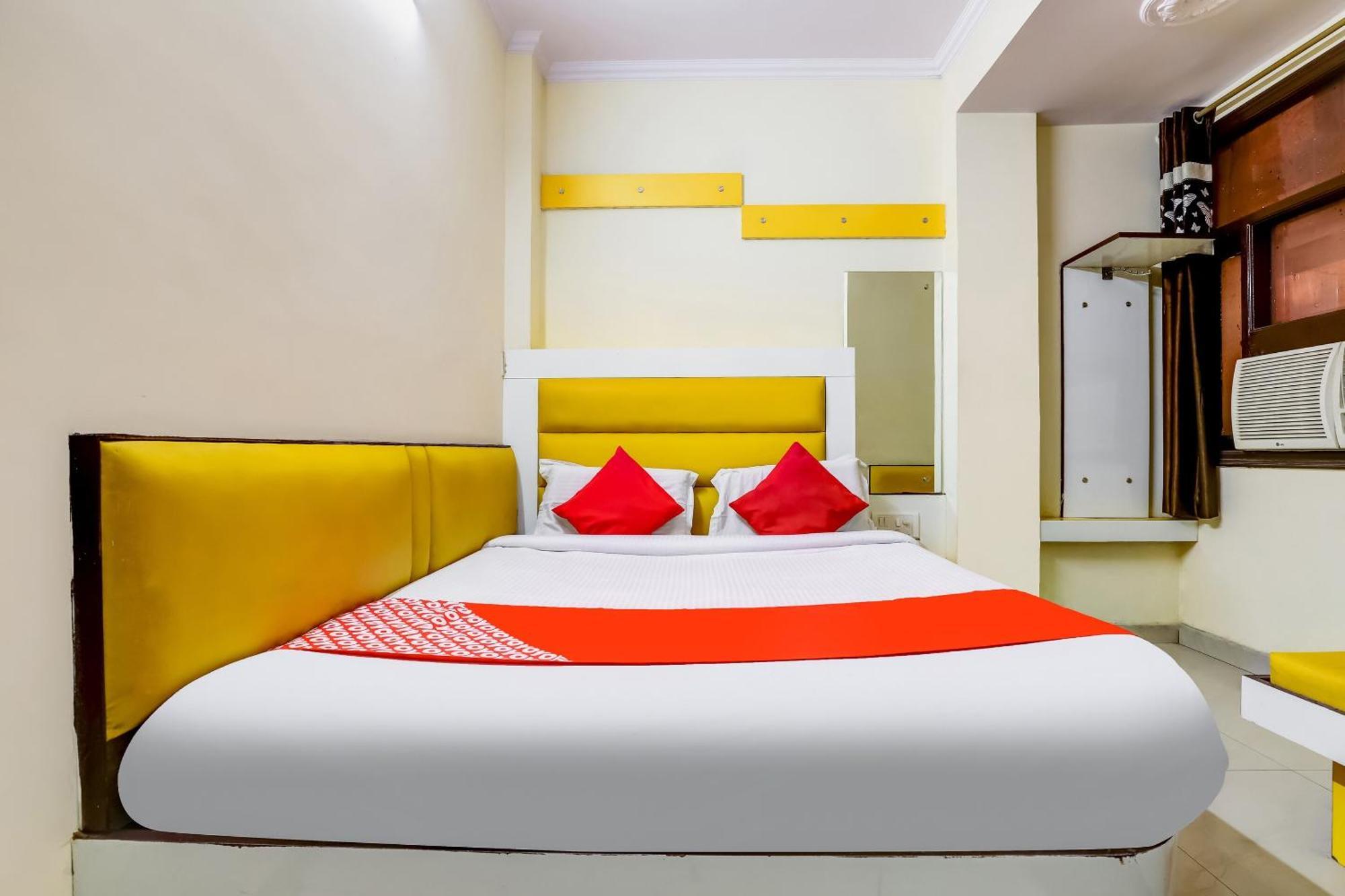 Hotel O Tushar Continental นิวเดลี ภายนอก รูปภาพ